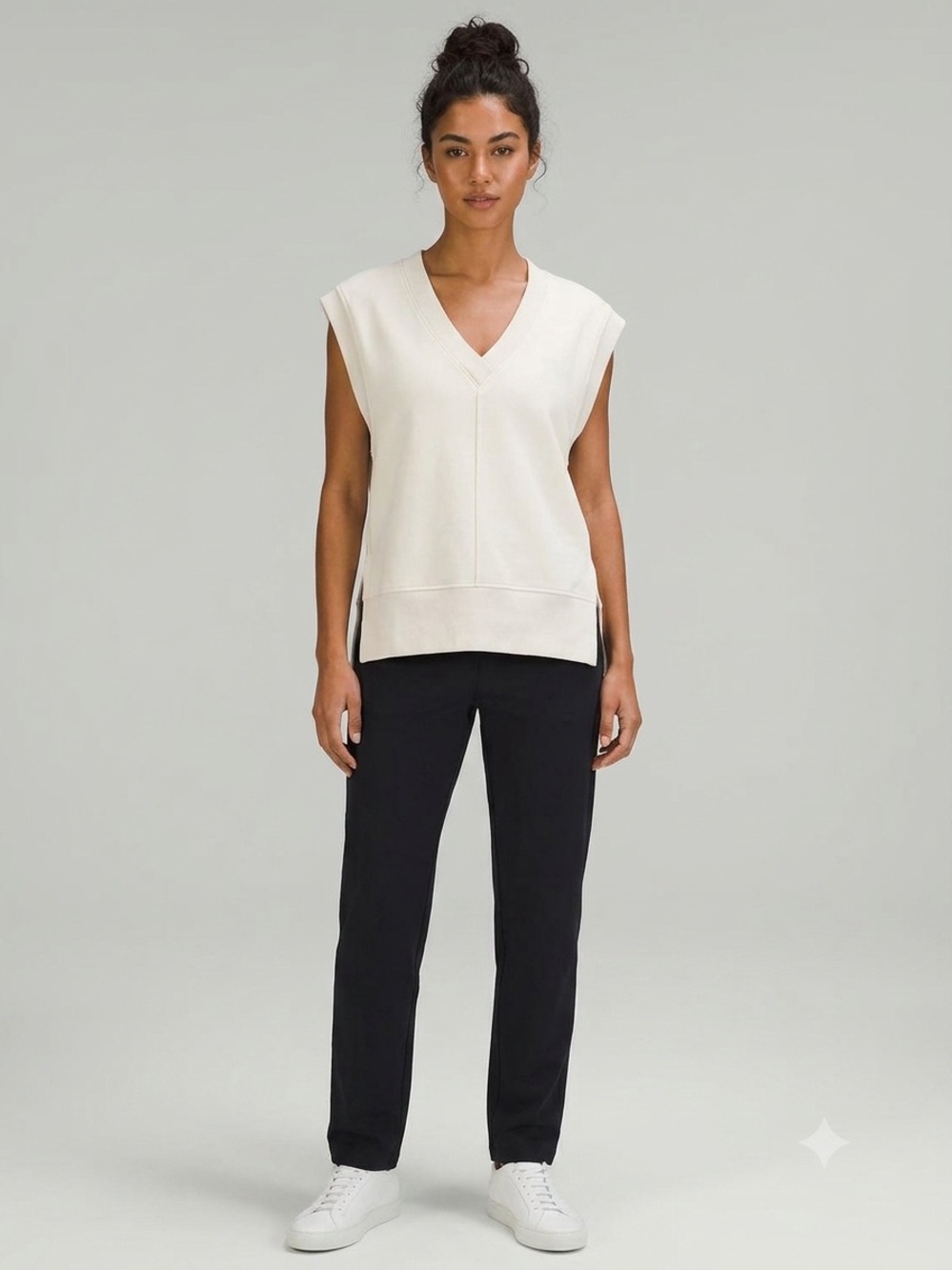 Athleta Cream V-Neck Sleeveless Sweatshirt Vest Sweater Top Womens